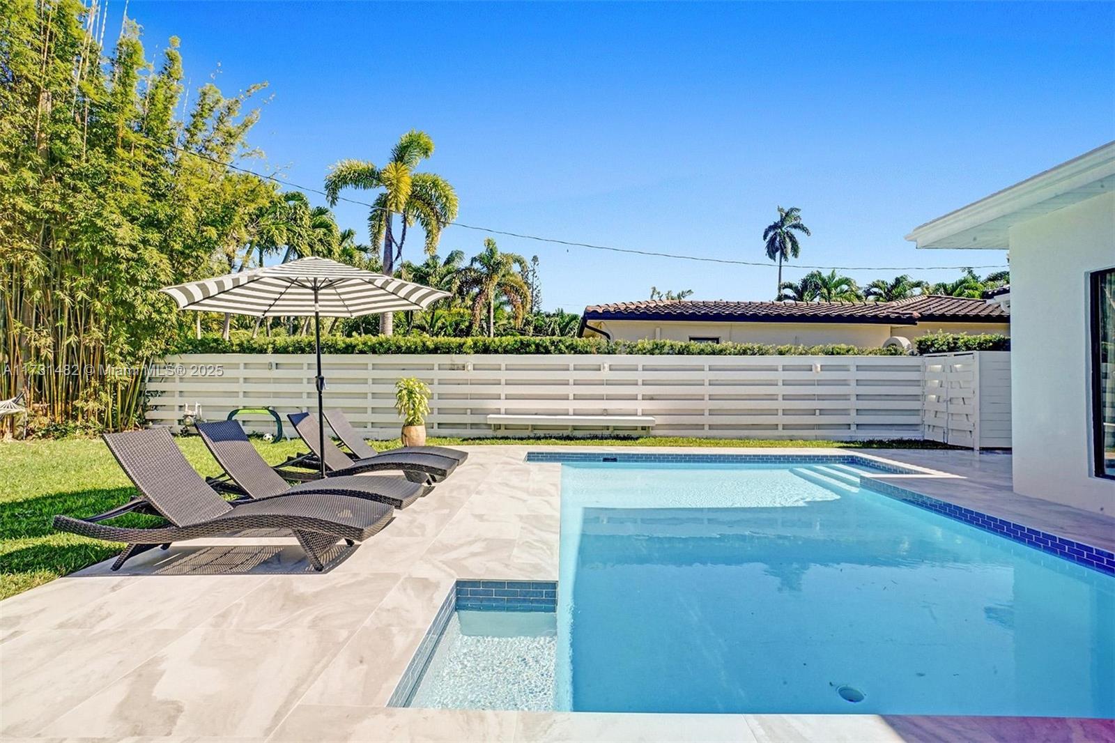 HOLLYWOOD LAKES SECTION - Residential