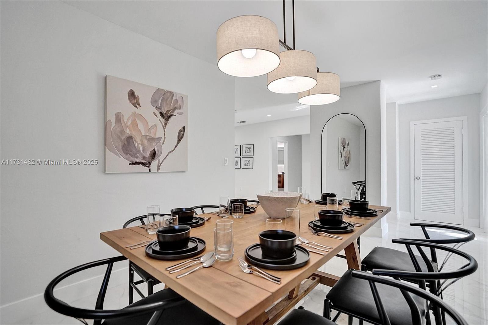 HOLLYWOOD LAKES SECTION - Residential
