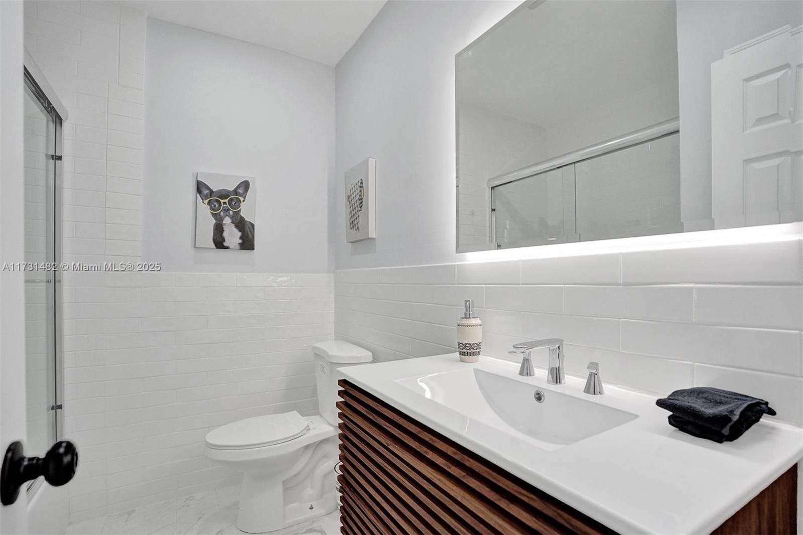 HOLLYWOOD LAKES SECTION - Residential