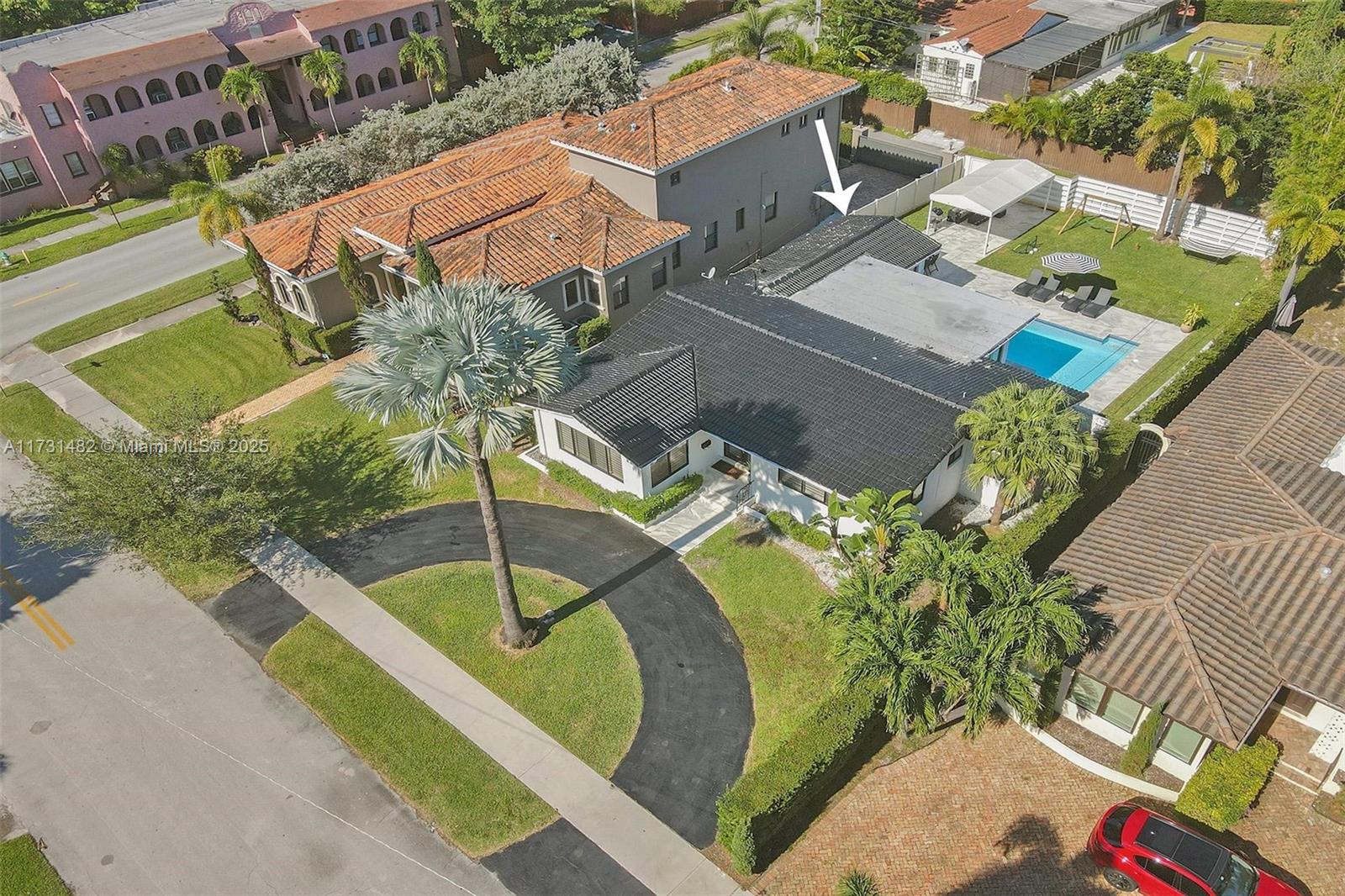 HOLLYWOOD LAKES SECTION - Residential