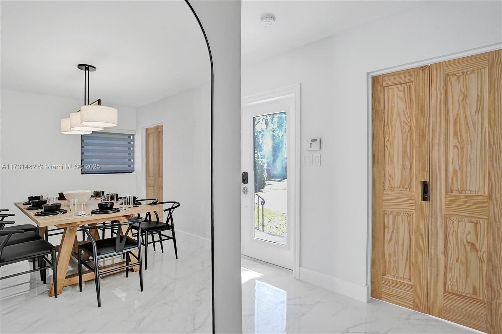 HOLLYWOOD LAKES SECTION - Residential