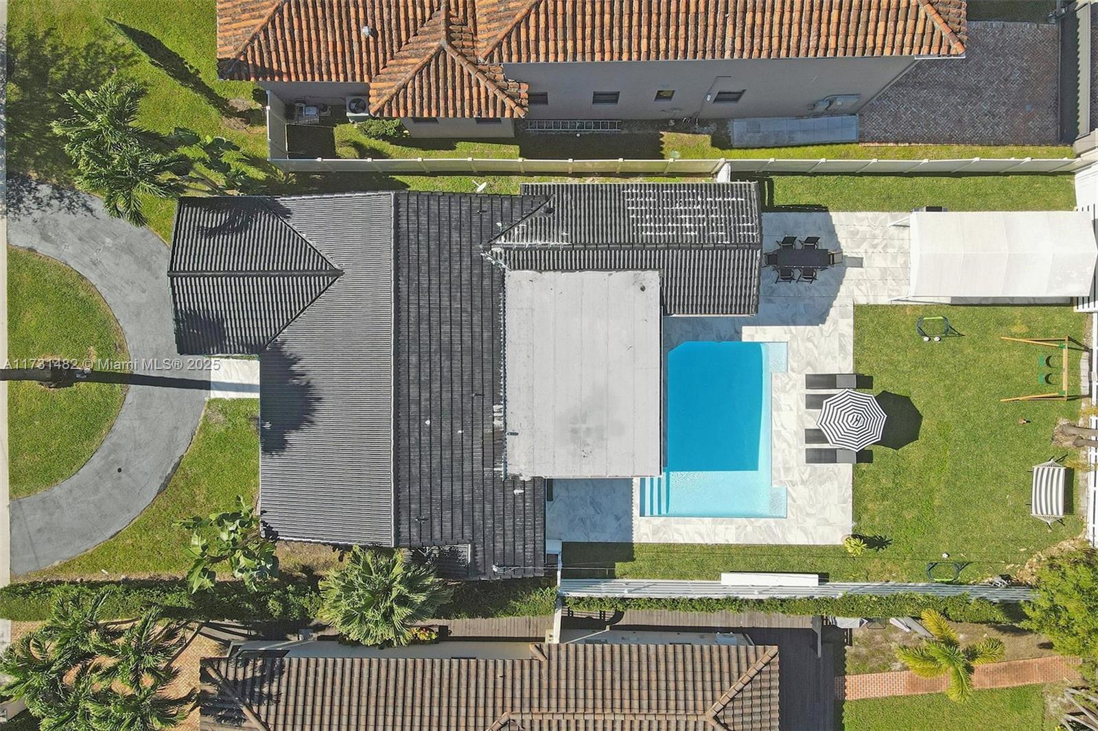 HOLLYWOOD LAKES SECTION - Residential