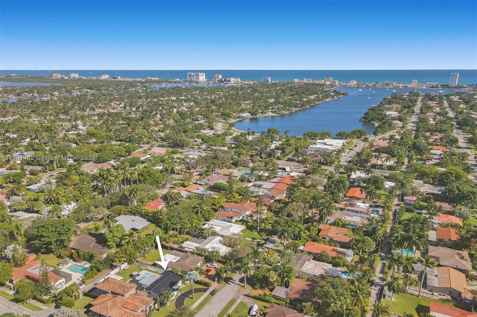 HOLLYWOOD LAKES SECTION - Residential
