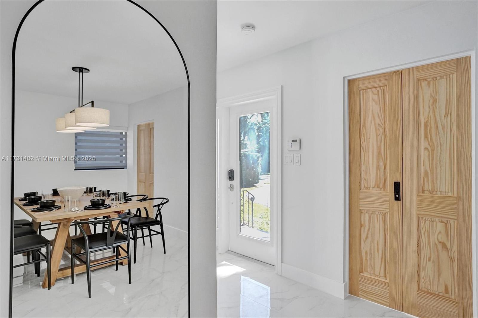 HOLLYWOOD LAKES SECTION - Residential