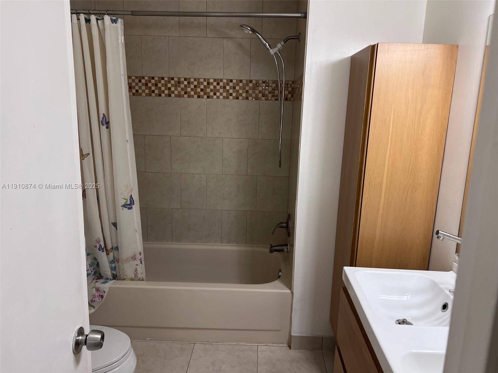 TOWNHOUSES AT JACARANDA C - Residential