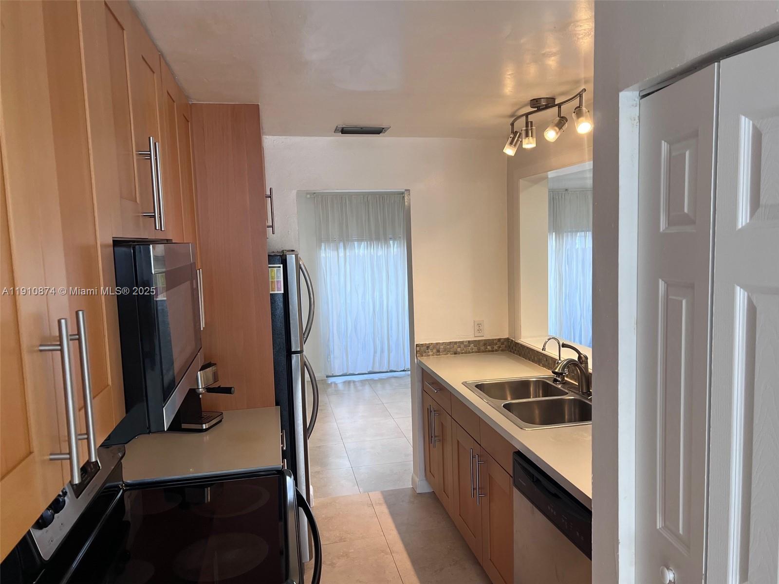 TOWNHOUSES AT JACARANDA C - Residential