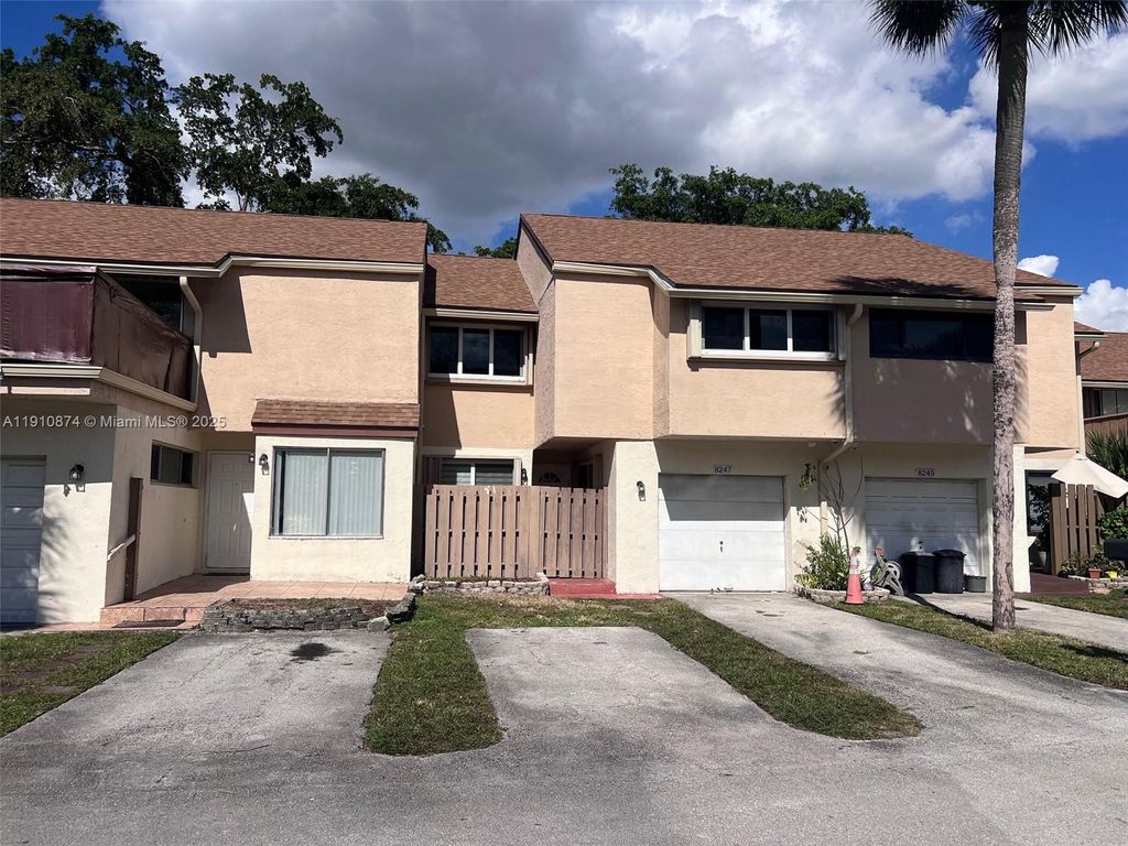 Photo of 8247 NW 8th Pl, Plantation, FL 33324 (MLS # A11910874)