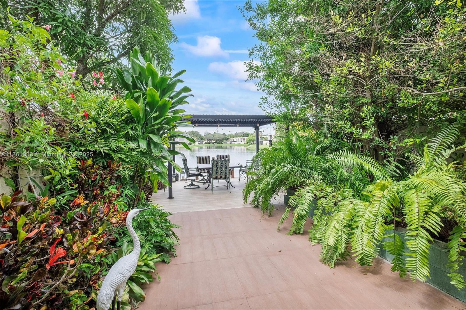 SUNSET PARK LAKE VILLAS S - Residential