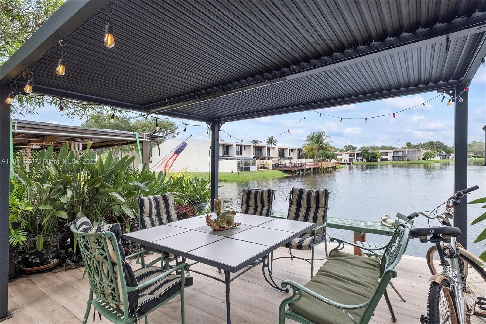 SUNSET PARK LAKE VILLAS S - Residential