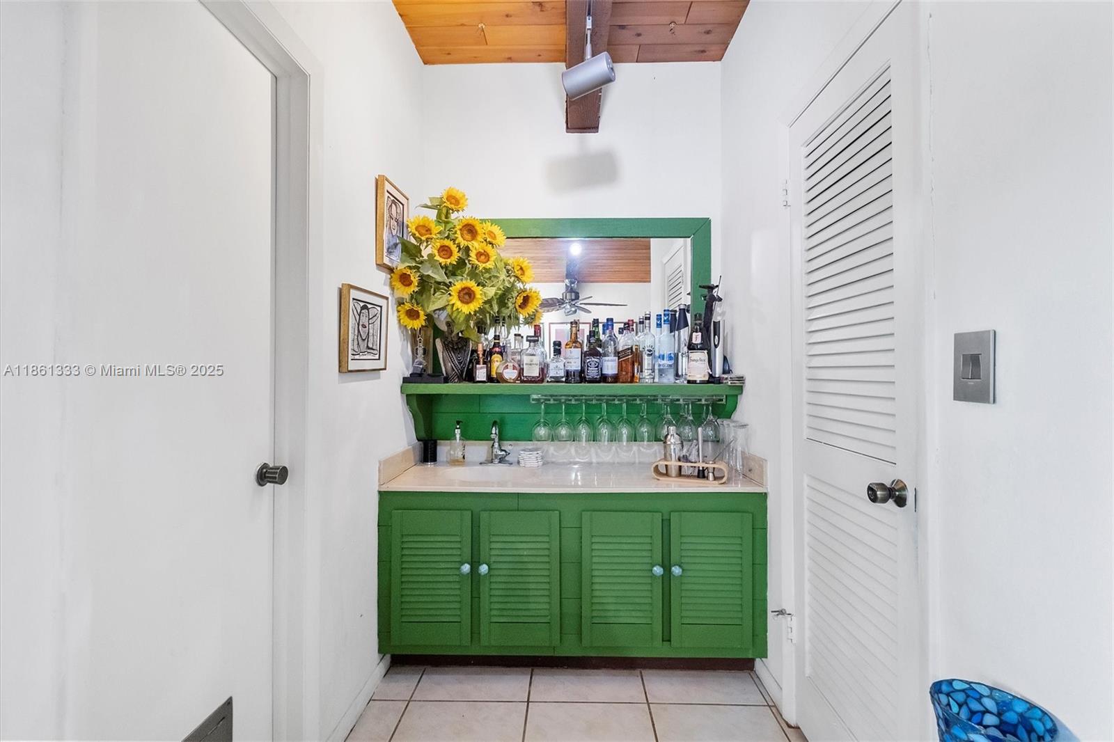 SUNSET PARK LAKE VILLAS S - Residential