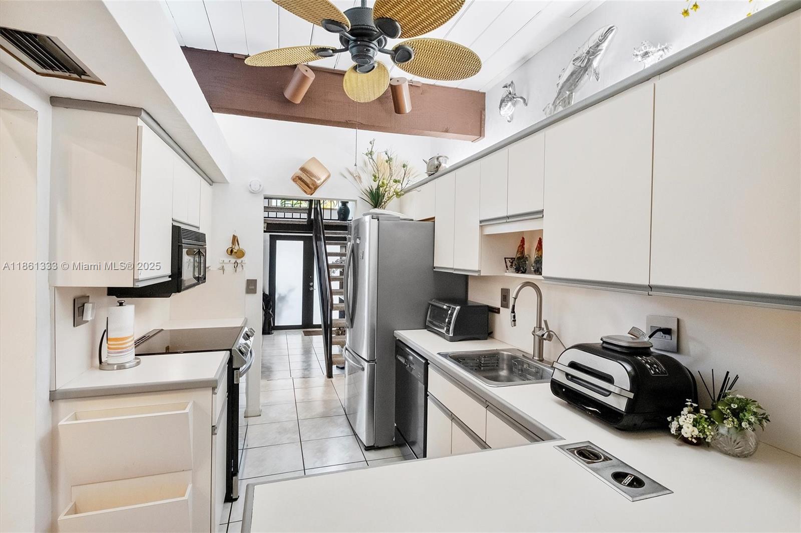 SUNSET PARK LAKE VILLAS S - Residential