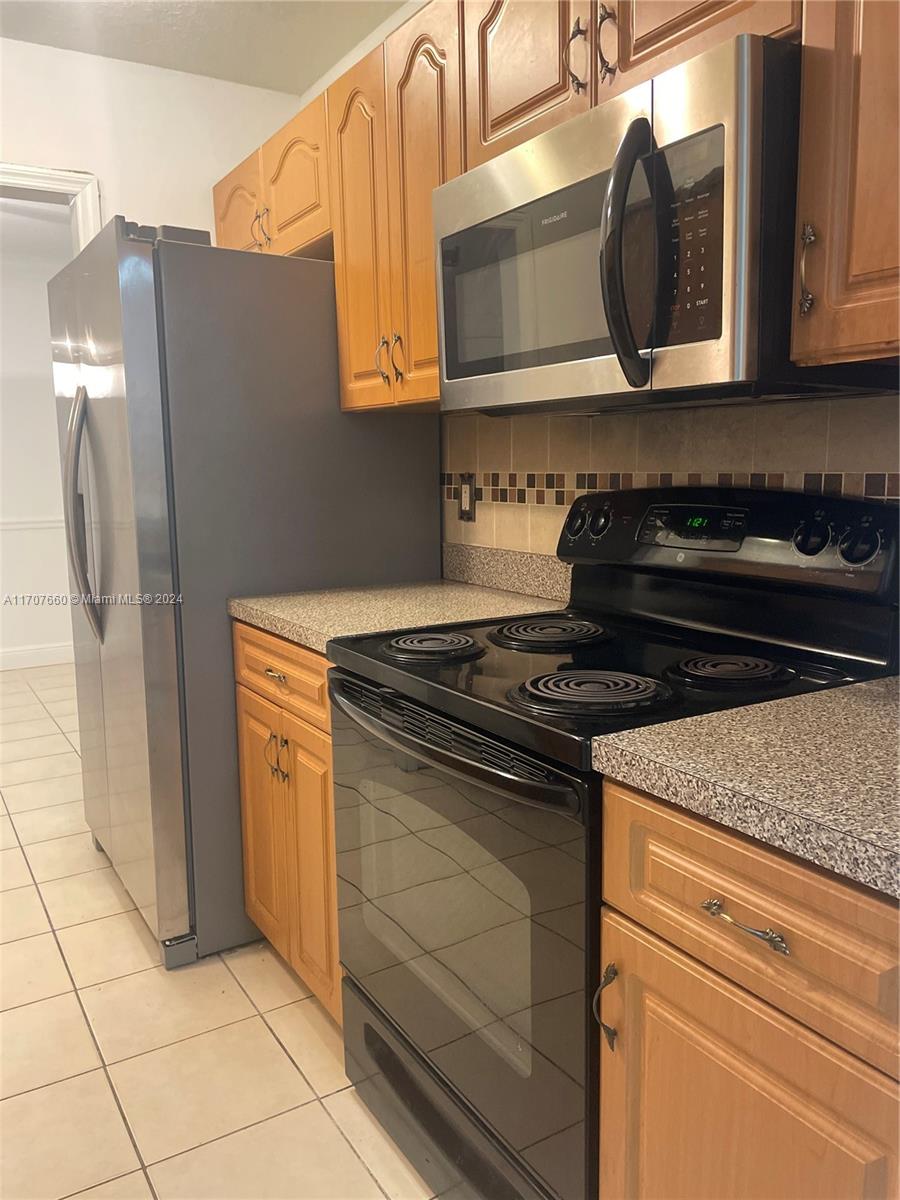 Property for Sale at 2960 Nw 55th Ave 1D, Lauderhill, Miami-Dade County, Florida - Bedrooms: 2 
Bathrooms: 2  - $175,000
