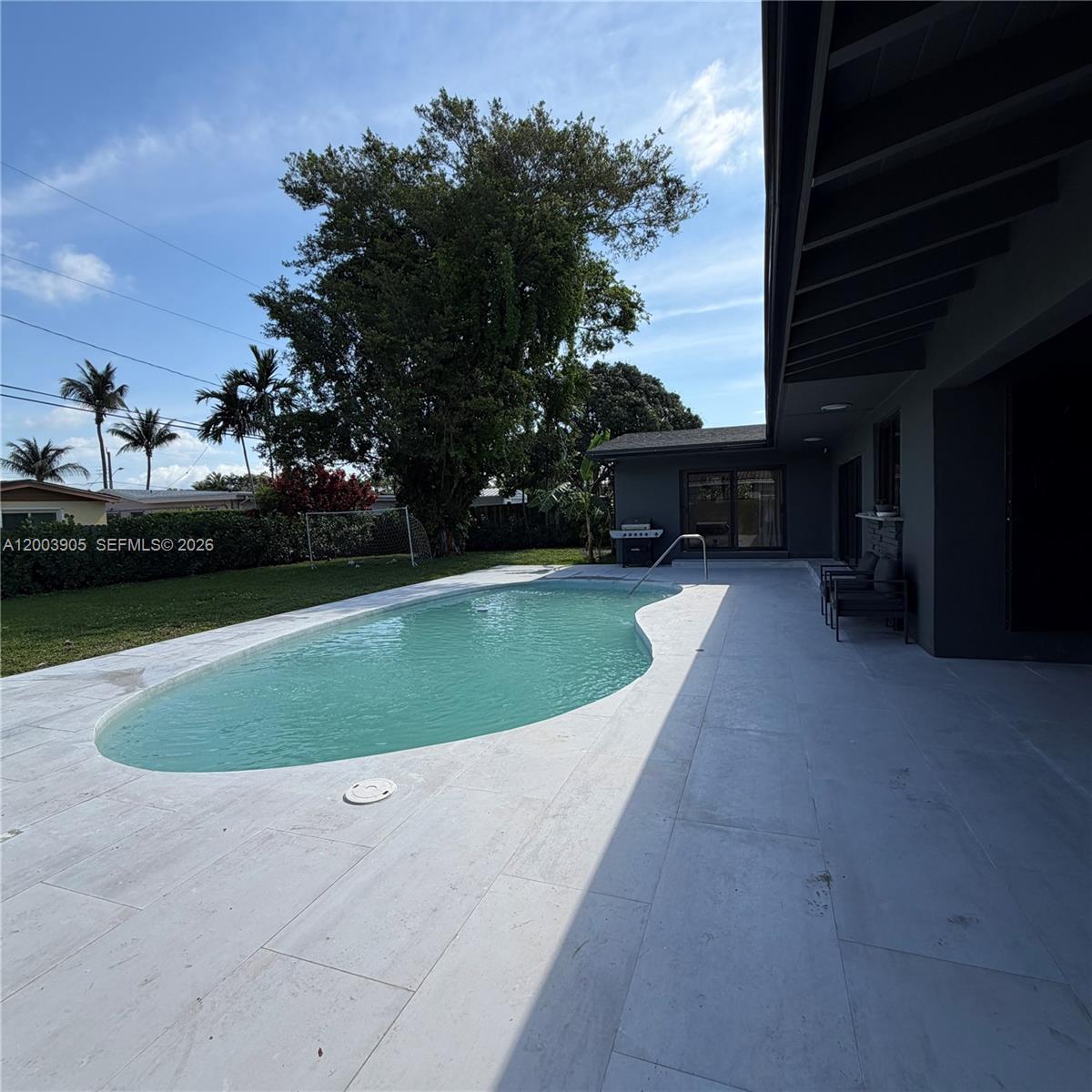 SKY LAKE - Residential