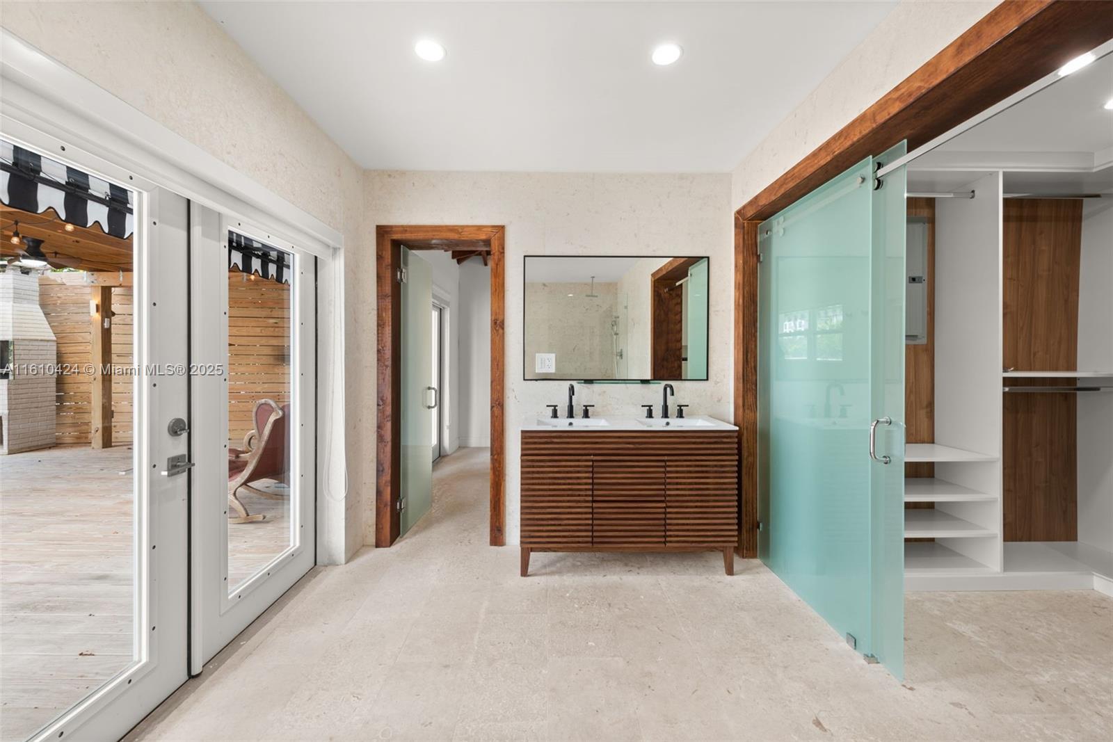 COUNTRY CLUB ADDN - Residential