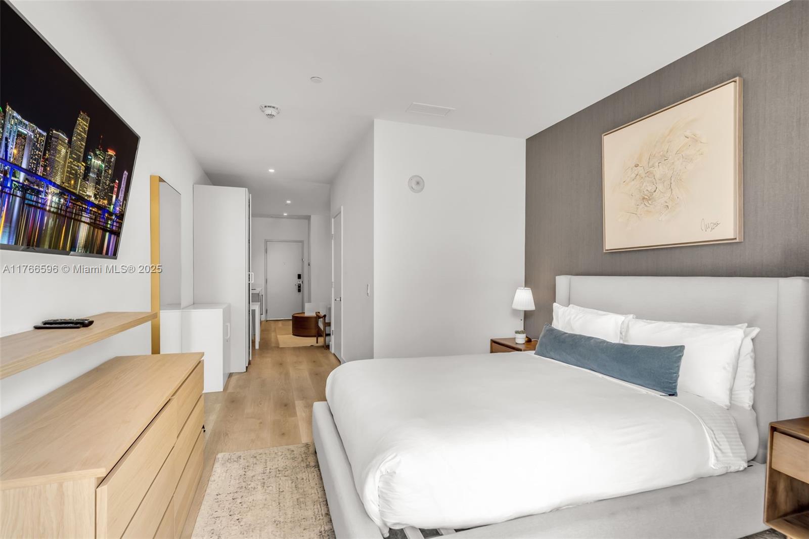 View photos, virtual tours, details... 229 SW 9th St 202