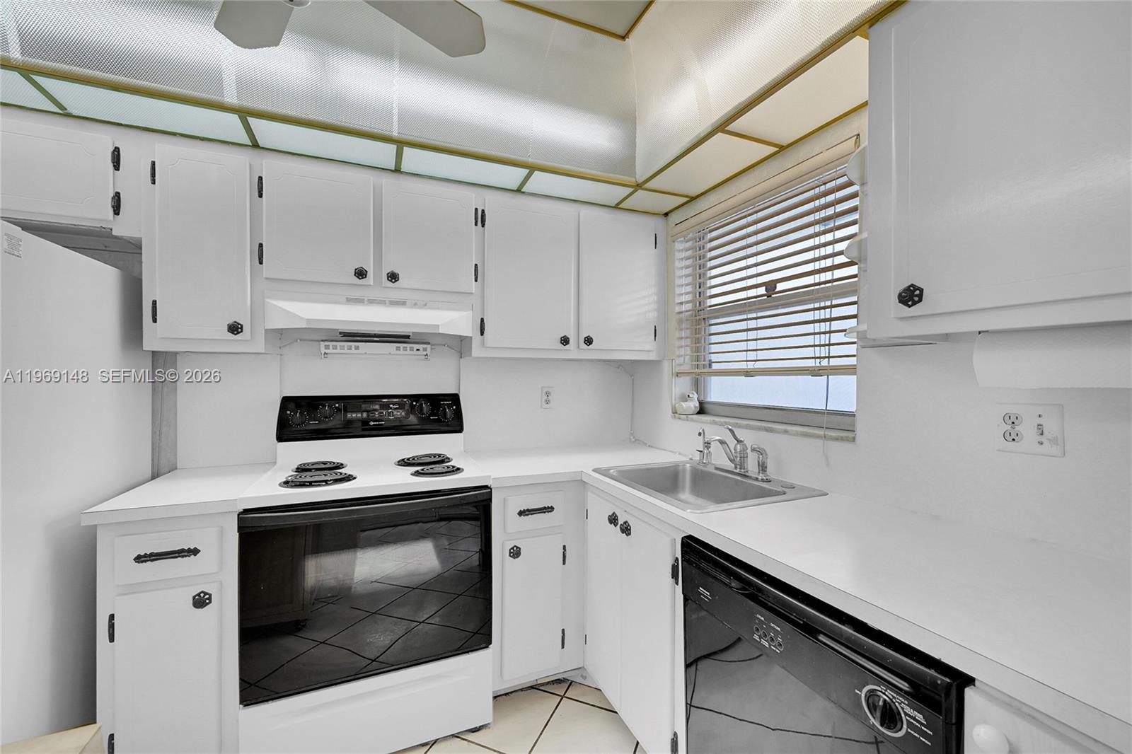 SUNRISE LAKES PHASE 1 - Residential