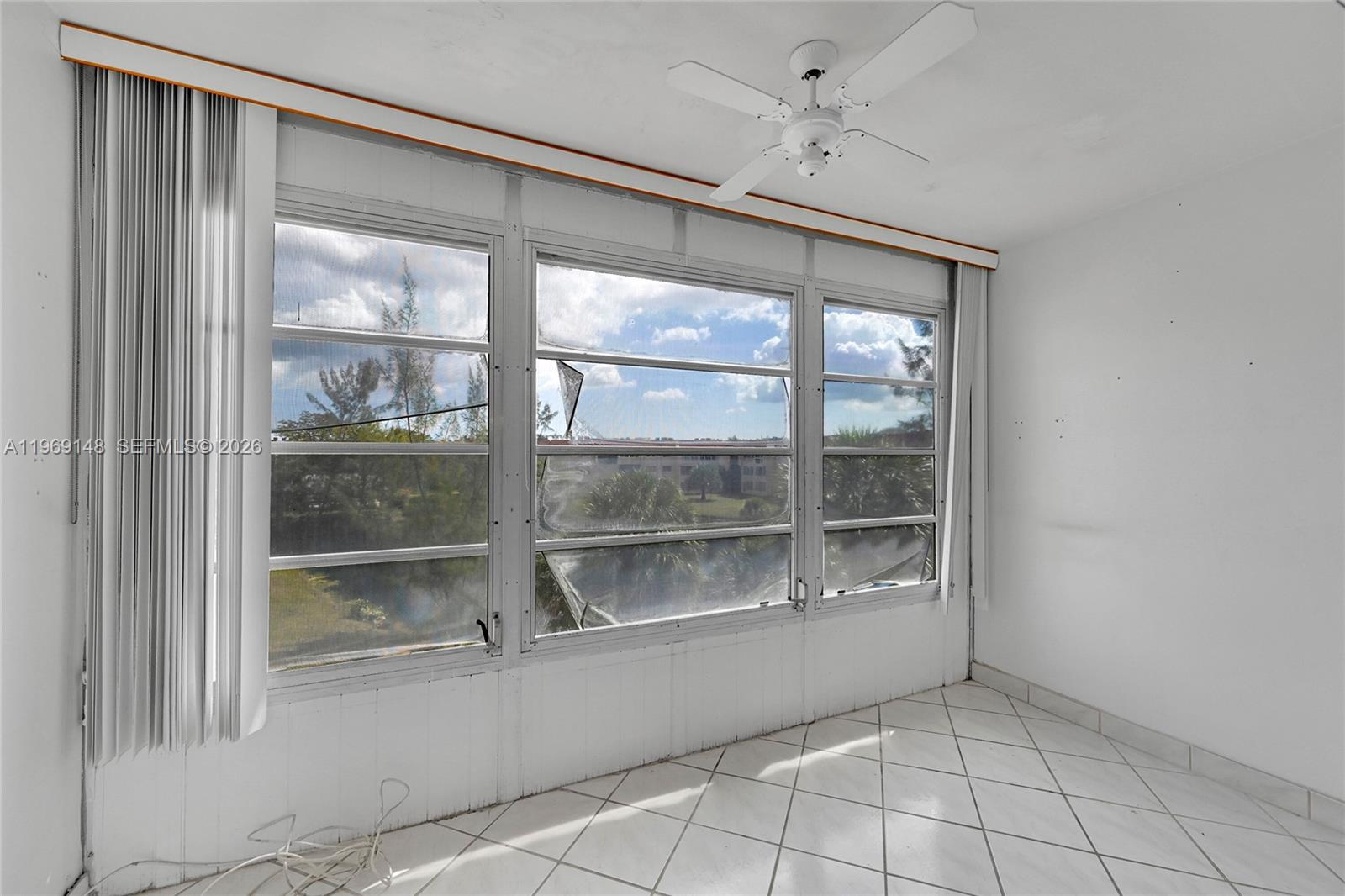 SUNRISE LAKES PHASE 1 - Residential