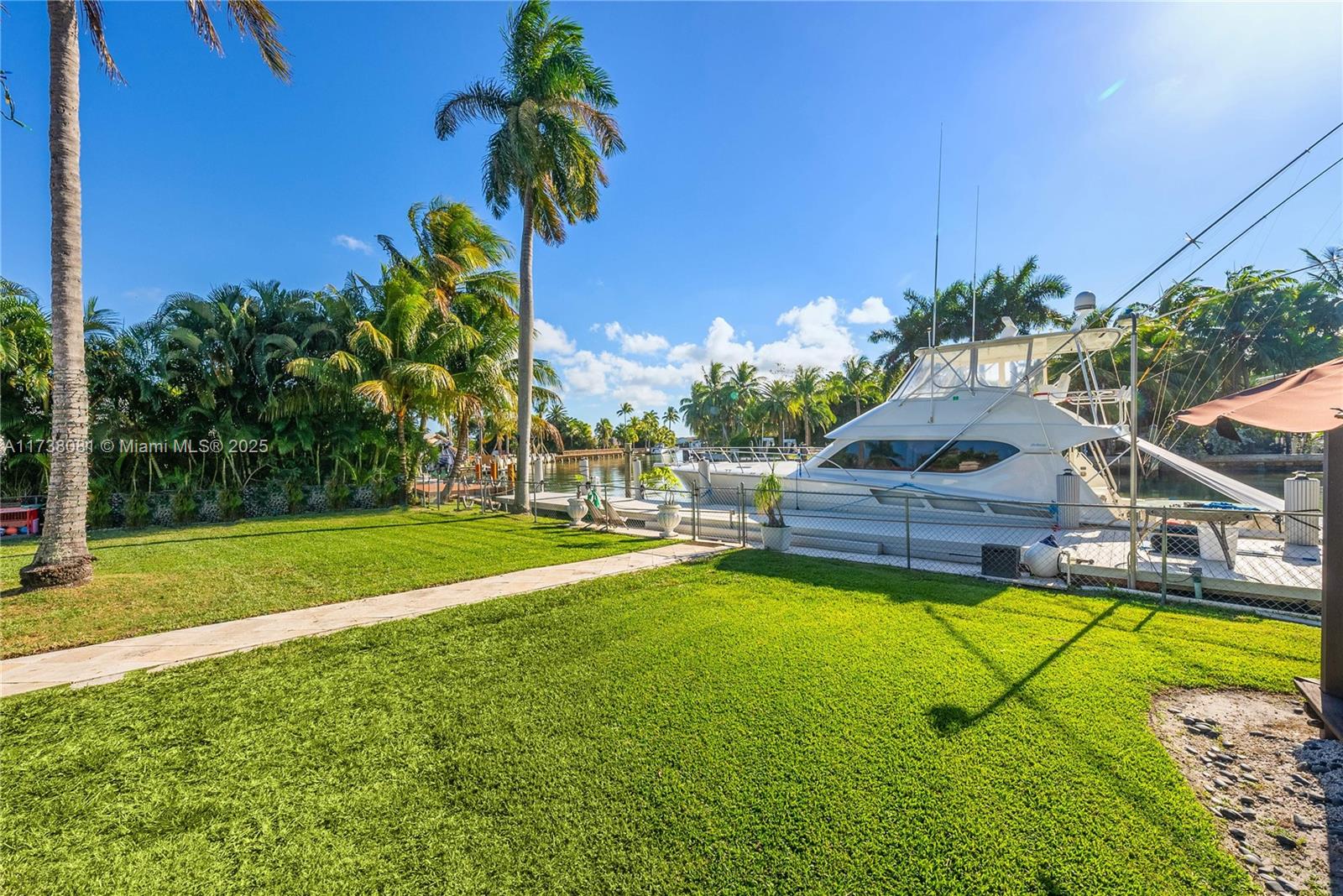 BELLE MEADE ISLAND - Residential