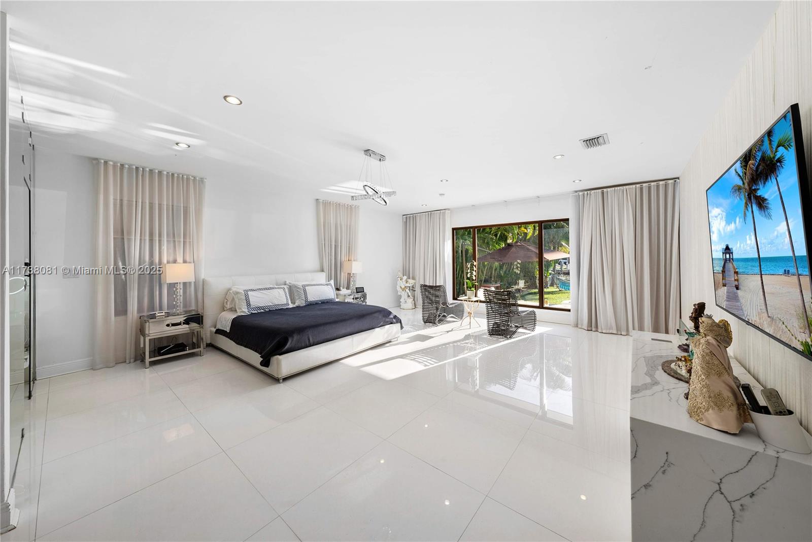 BELLE MEADE ISLAND - Residential