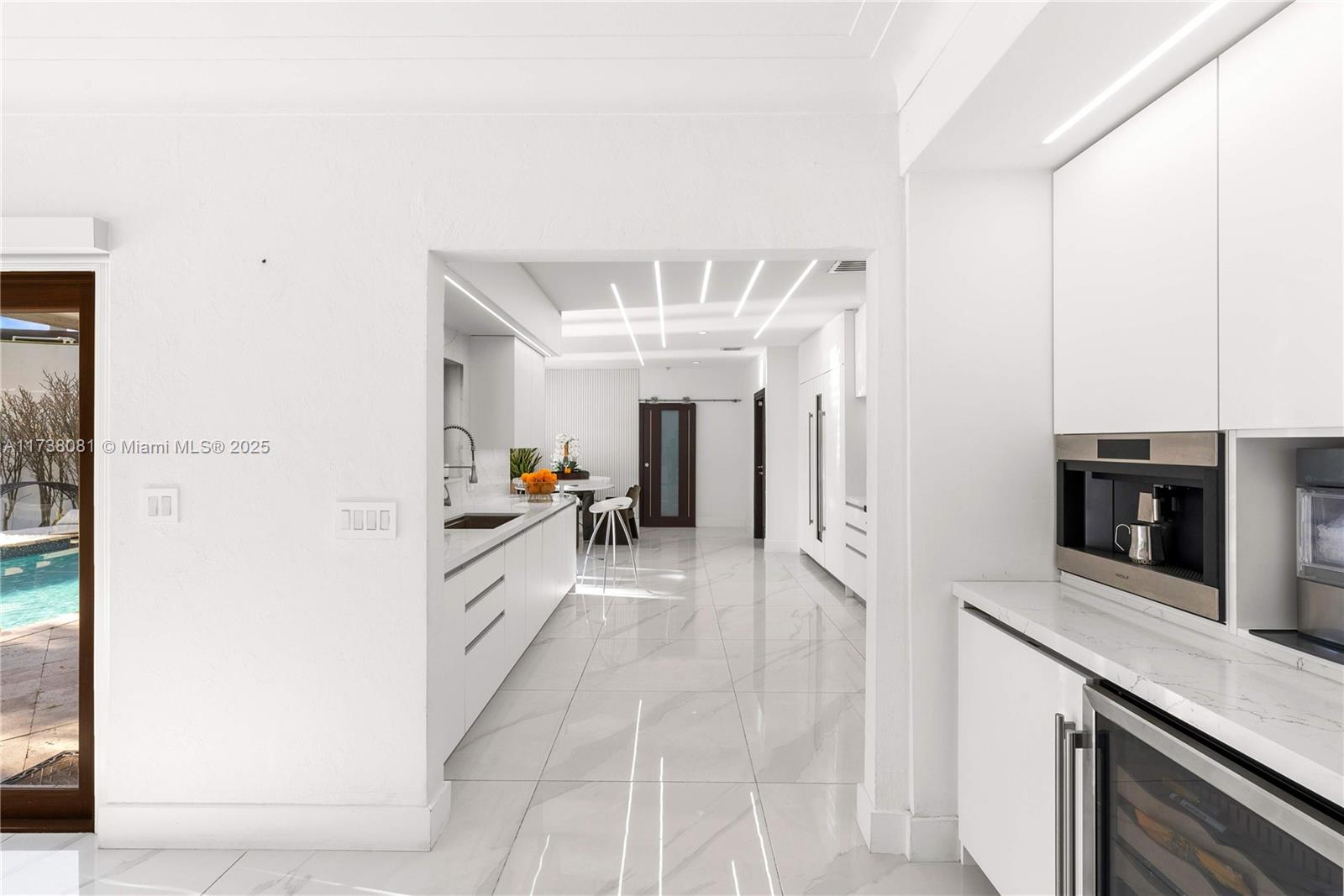 BELLE MEADE ISLAND - Residential