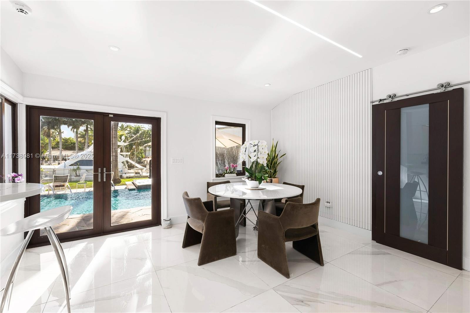 BELLE MEADE ISLAND - Residential