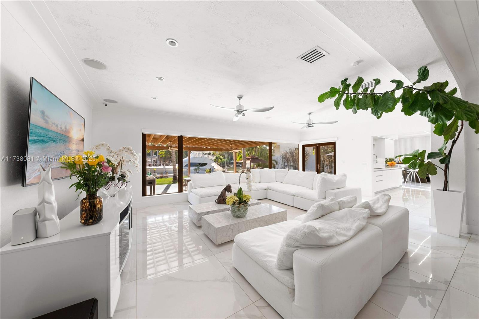 BELLE MEADE ISLAND - Residential