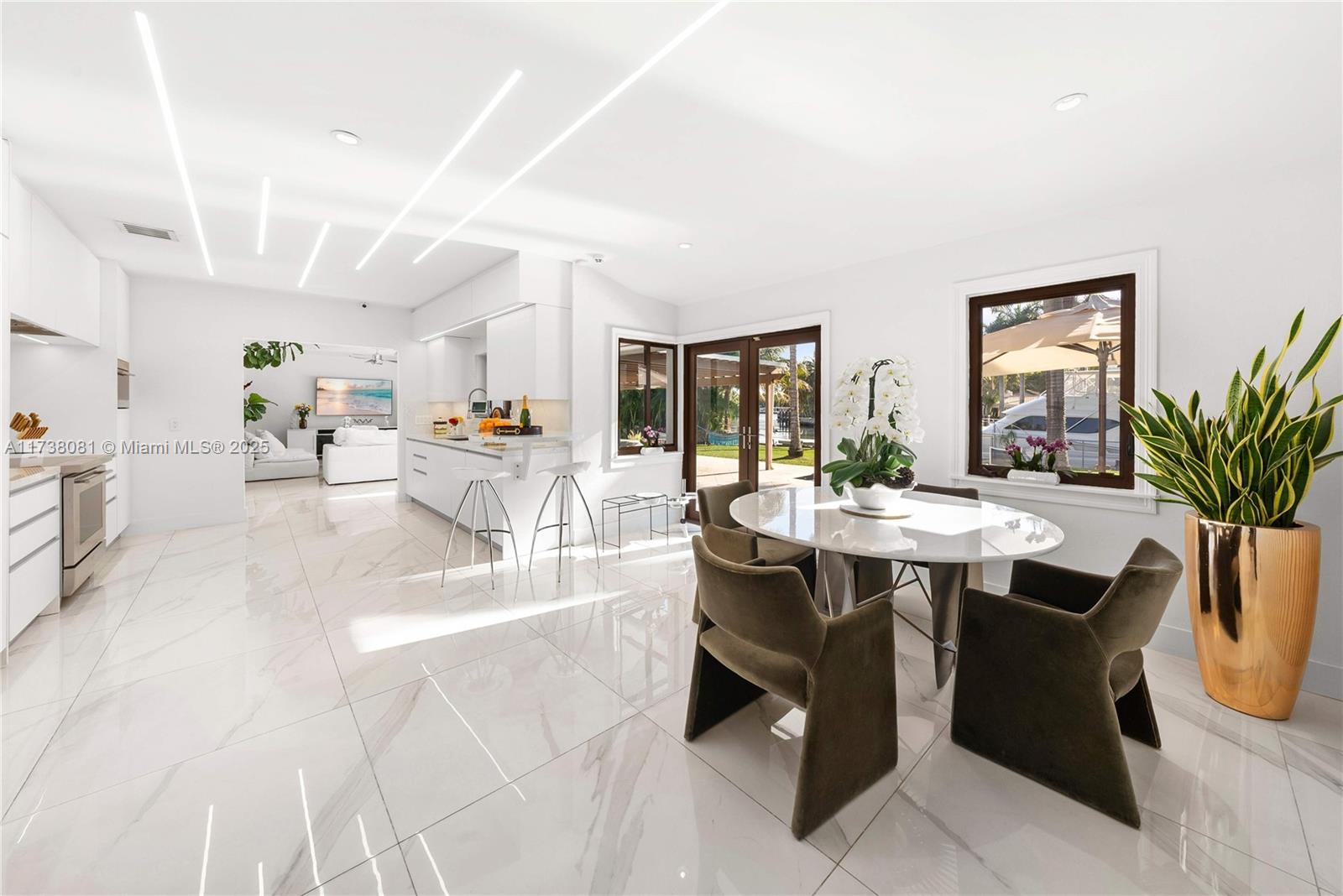 BELLE MEADE ISLAND - Residential