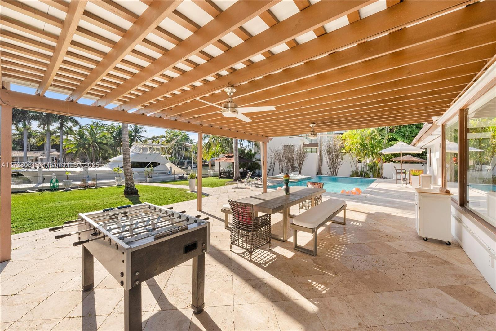 BELLE MEADE ISLAND - Residential