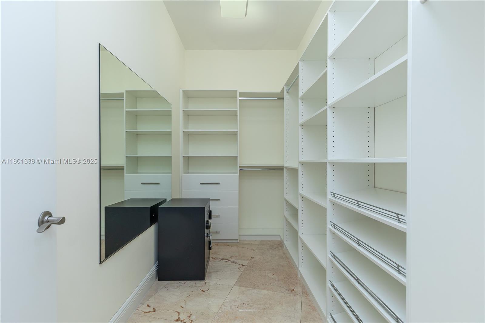 TDR TOWER I CONDO - Residential