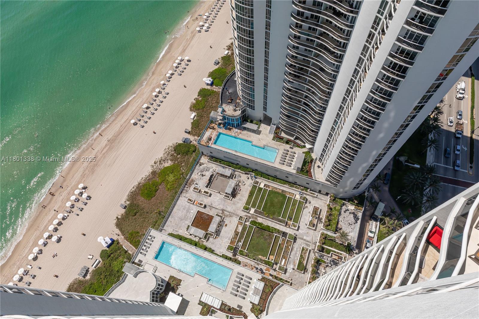 16001 Collins Ave 3307