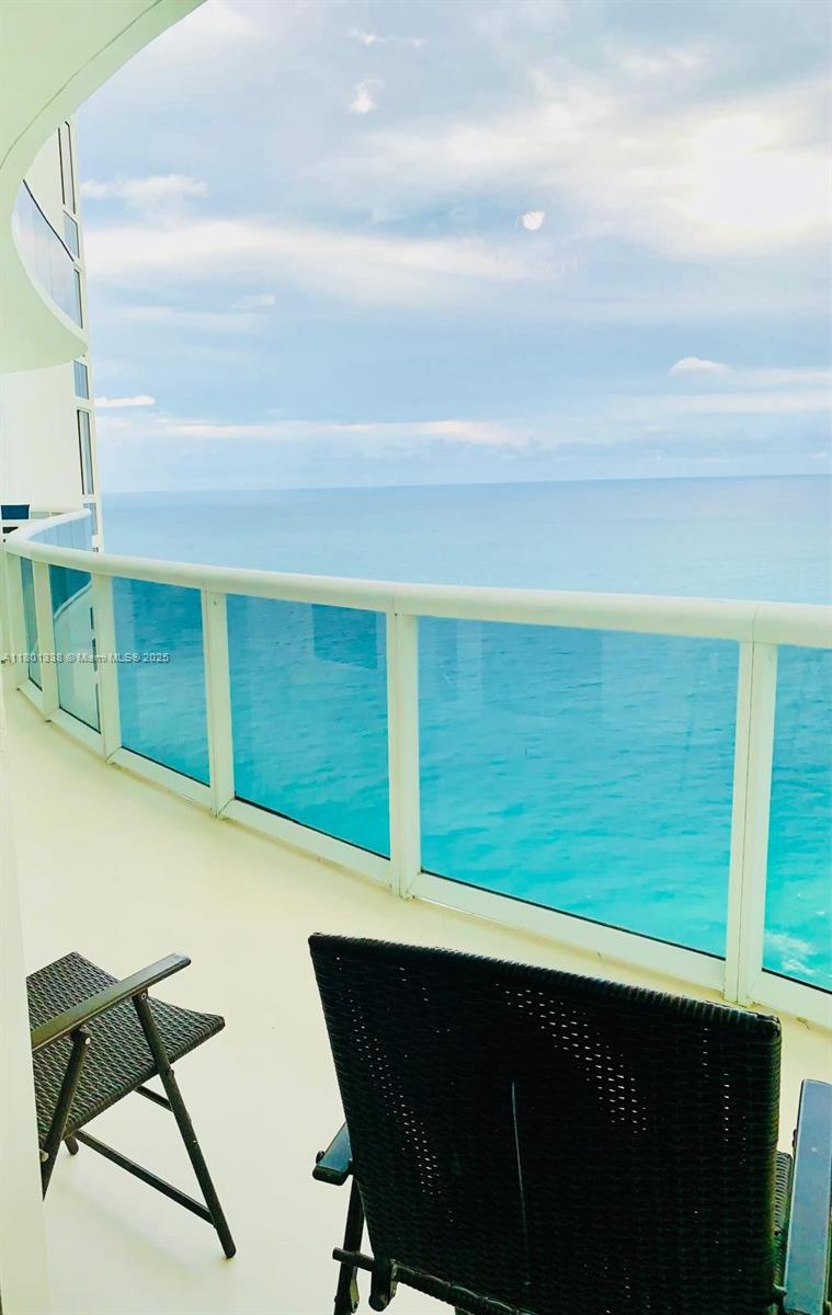 16001 Collins Ave 3307