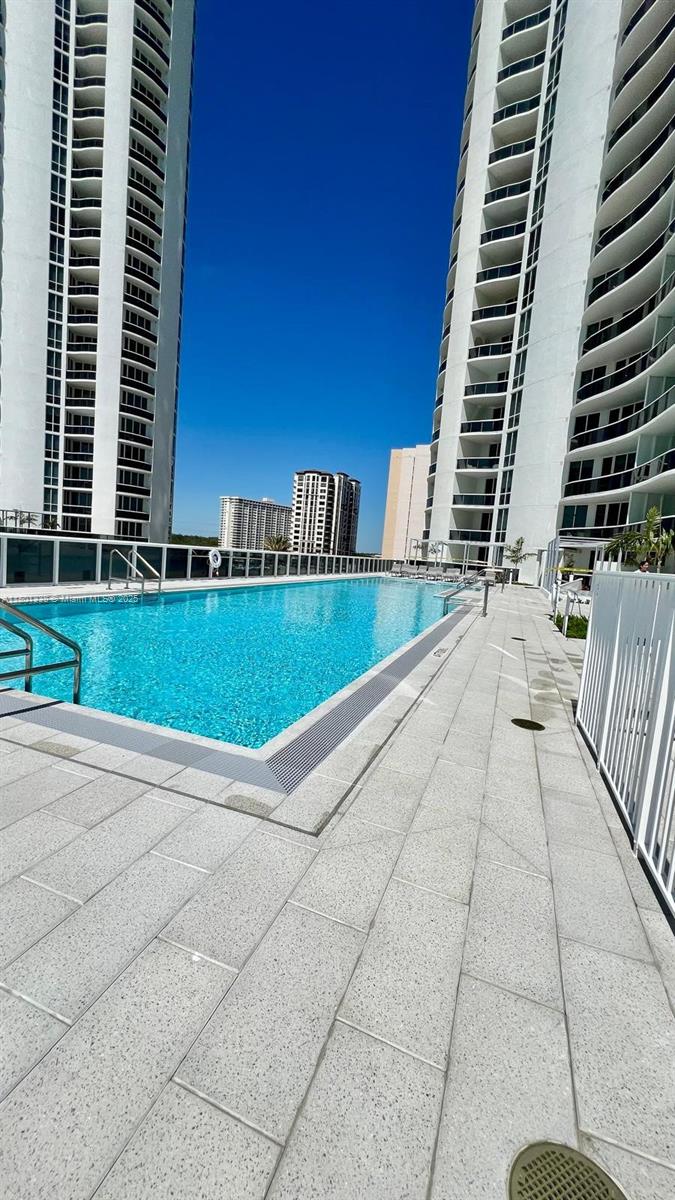 TDR TOWER I CONDO - Residential