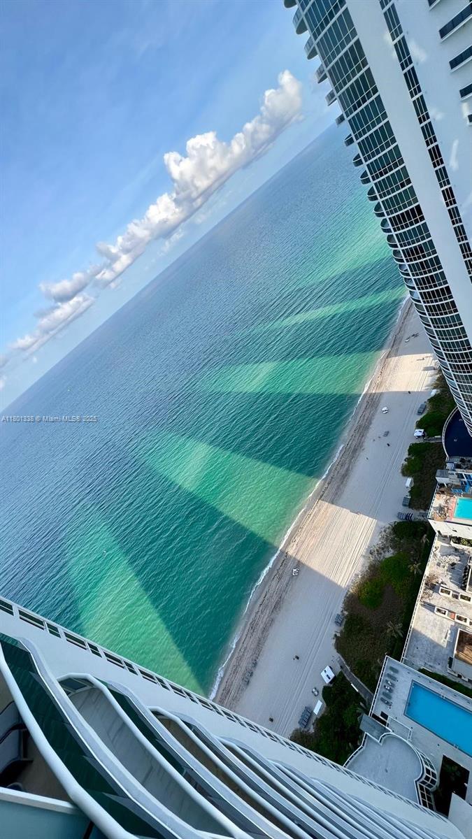 16001 Collins Ave 3307