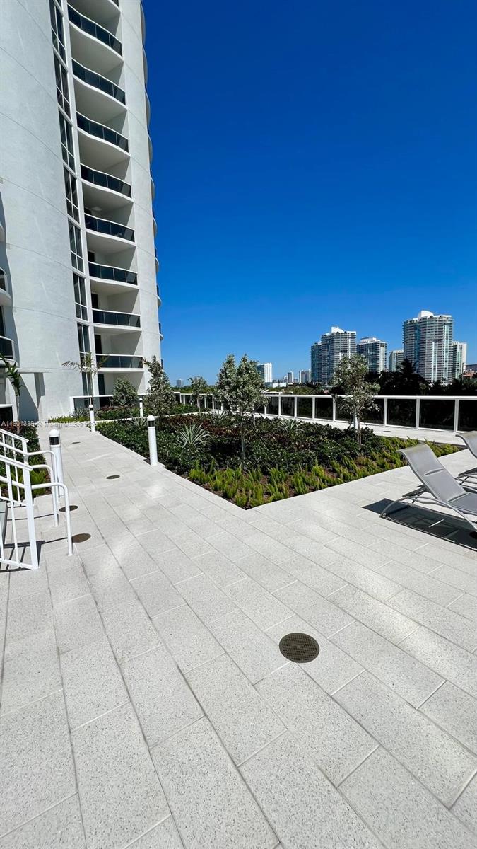 TDR TOWER I CONDO - Residential