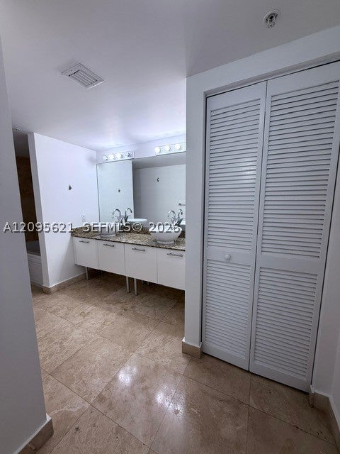 41 SE 5th St 709