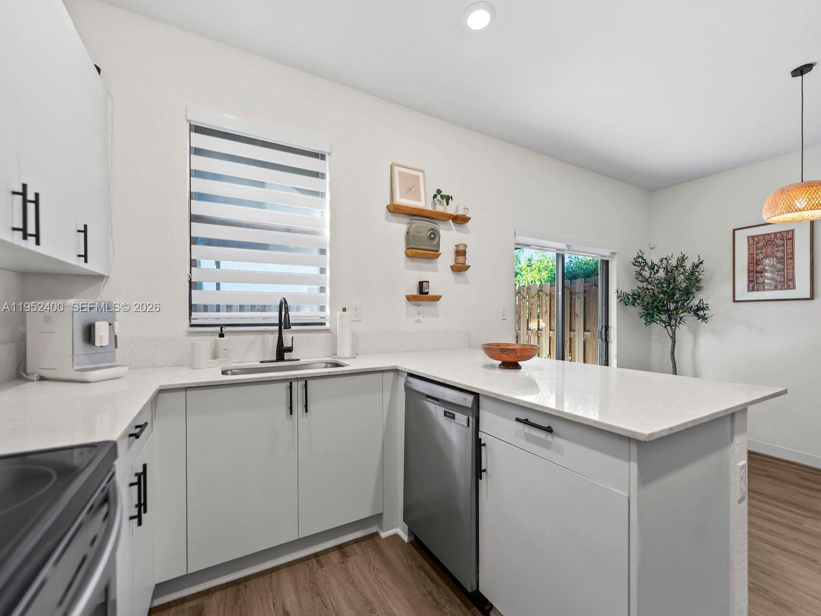 KENDALL ASSEMBLAGE SOUTH - Residential