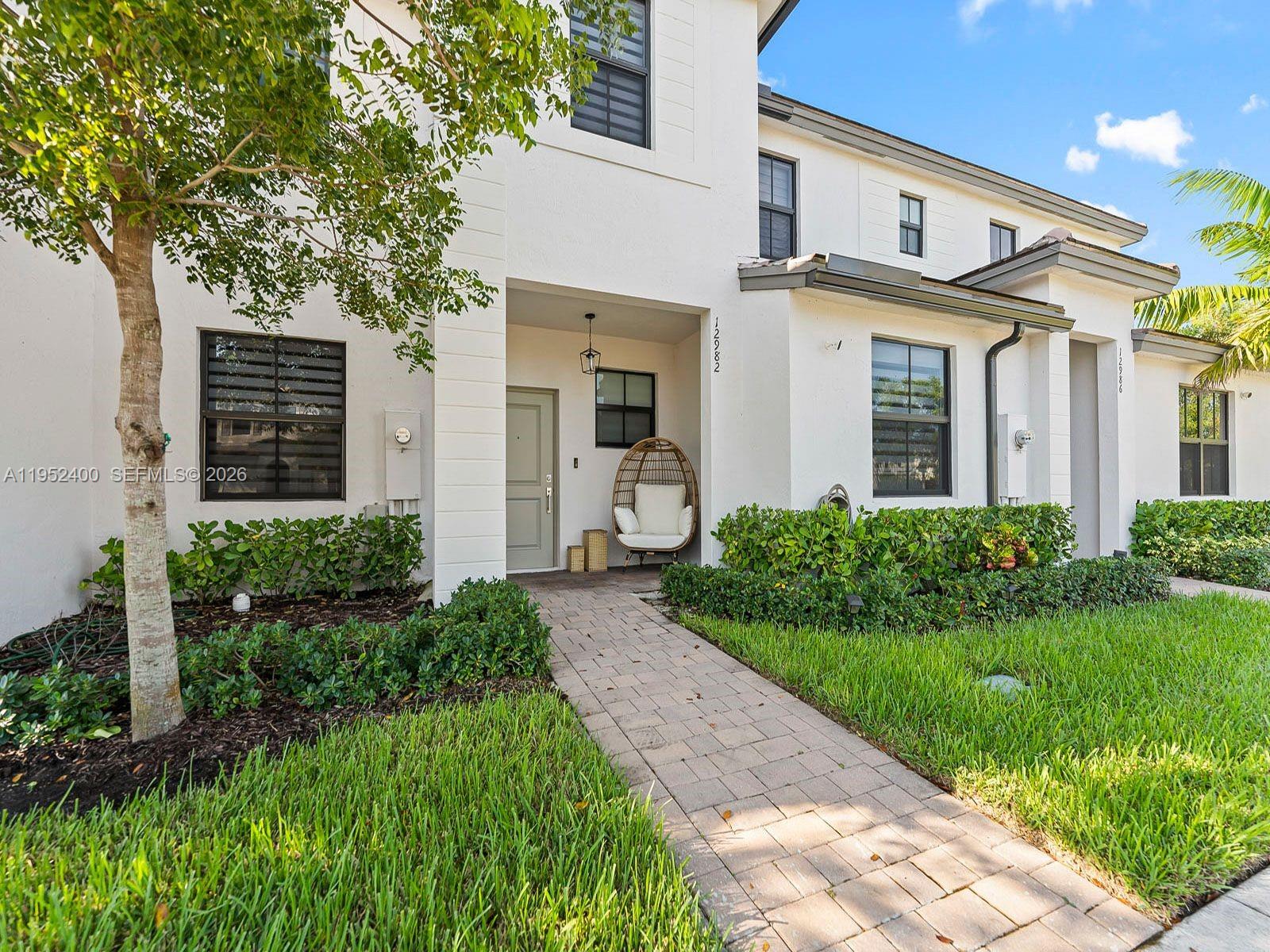 KENDALL ASSEMBLAGE SOUTH - Residential