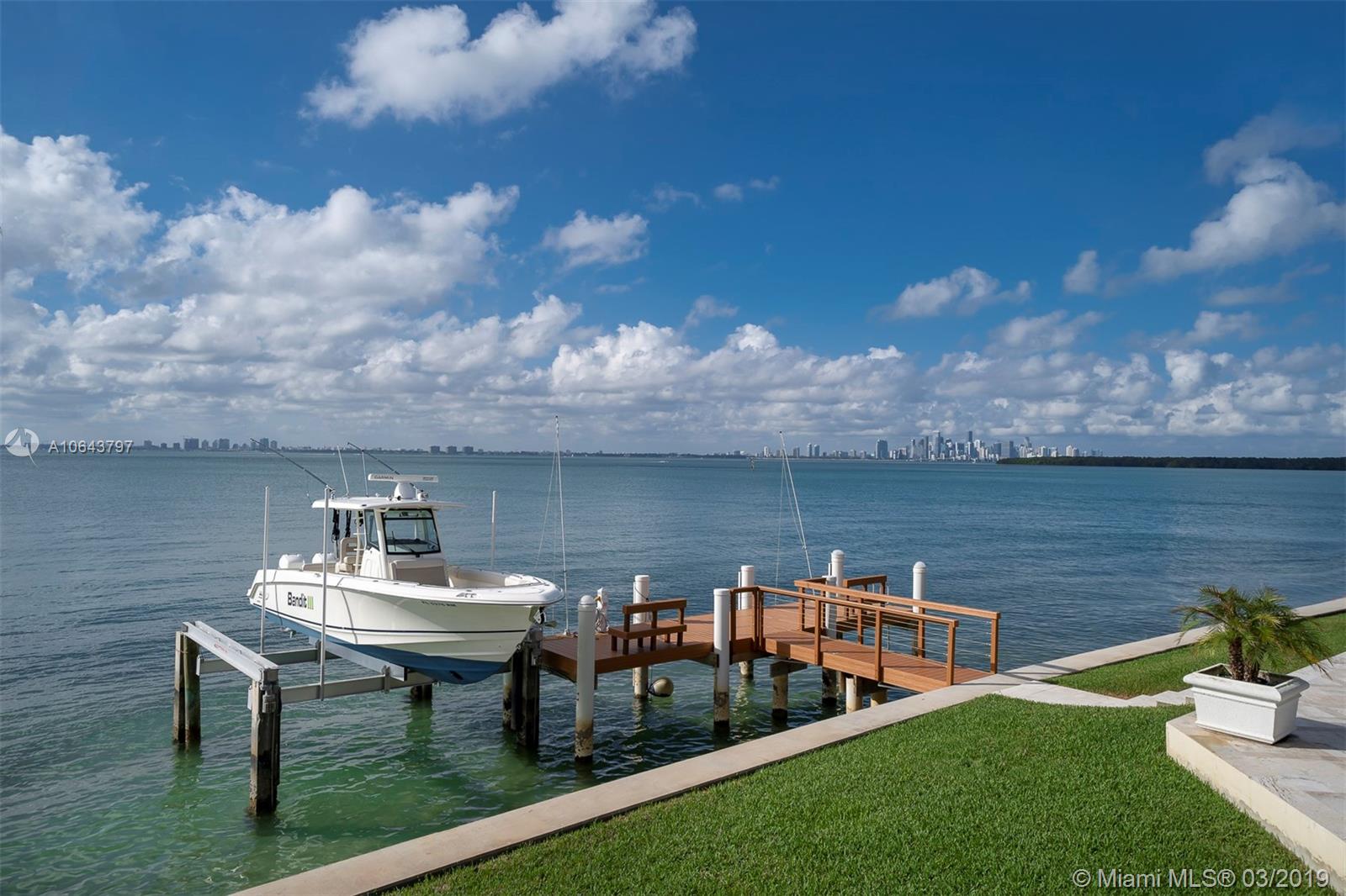 TROPICAL ISLE HOMES SUB 4 - Residential