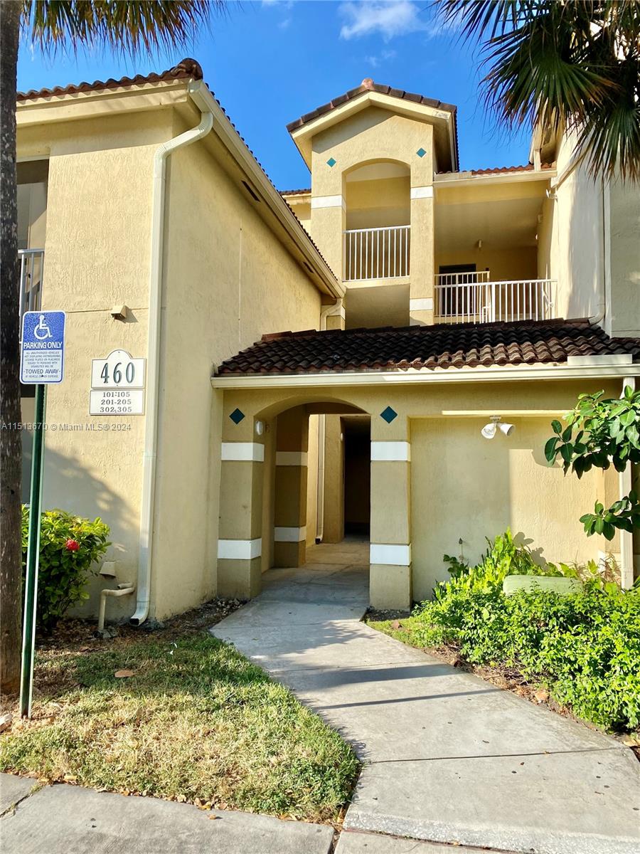 460 S Park Rd 6-103, Hollywood, Broward County, Florida - 2 Bedrooms  
2 Bathrooms - 