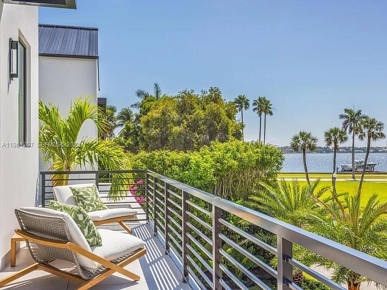 LAKEWOOD - Residential