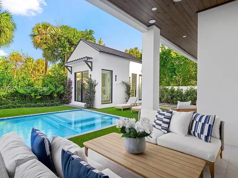 LAKEWOOD - Residential