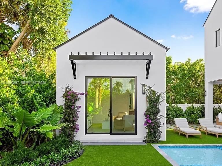 LAKEWOOD - Residential