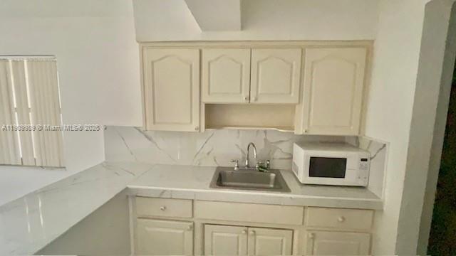 CAROUSSO ESTATES - Residential Lease