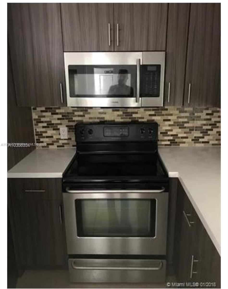 Rental Property at 1025 Country Club Dr 305, Margate, Broward County, Florida - Bedrooms: 1 
Bathrooms: 2  - $1,600 MO.