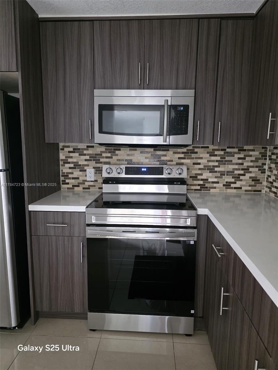 1025 Country Club Dr 305