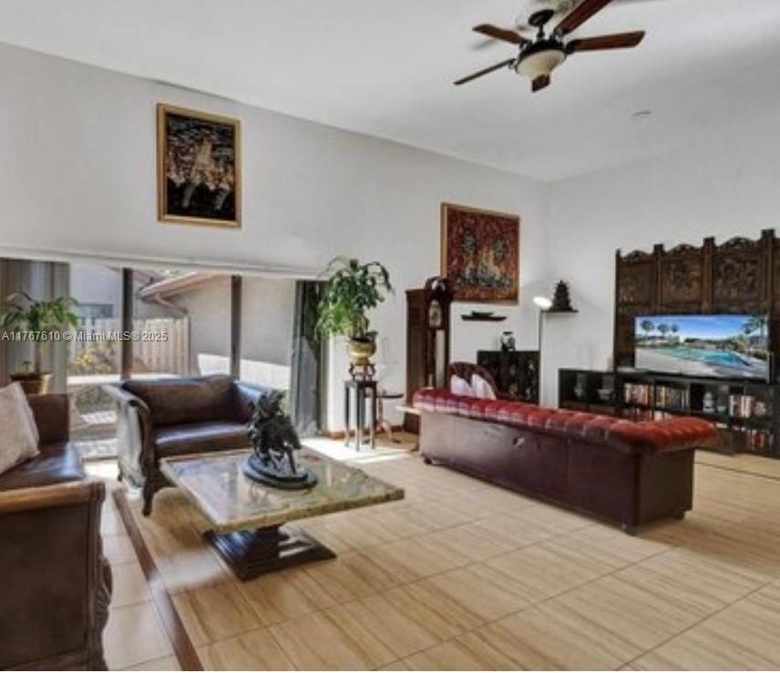 531 Leslie Dr