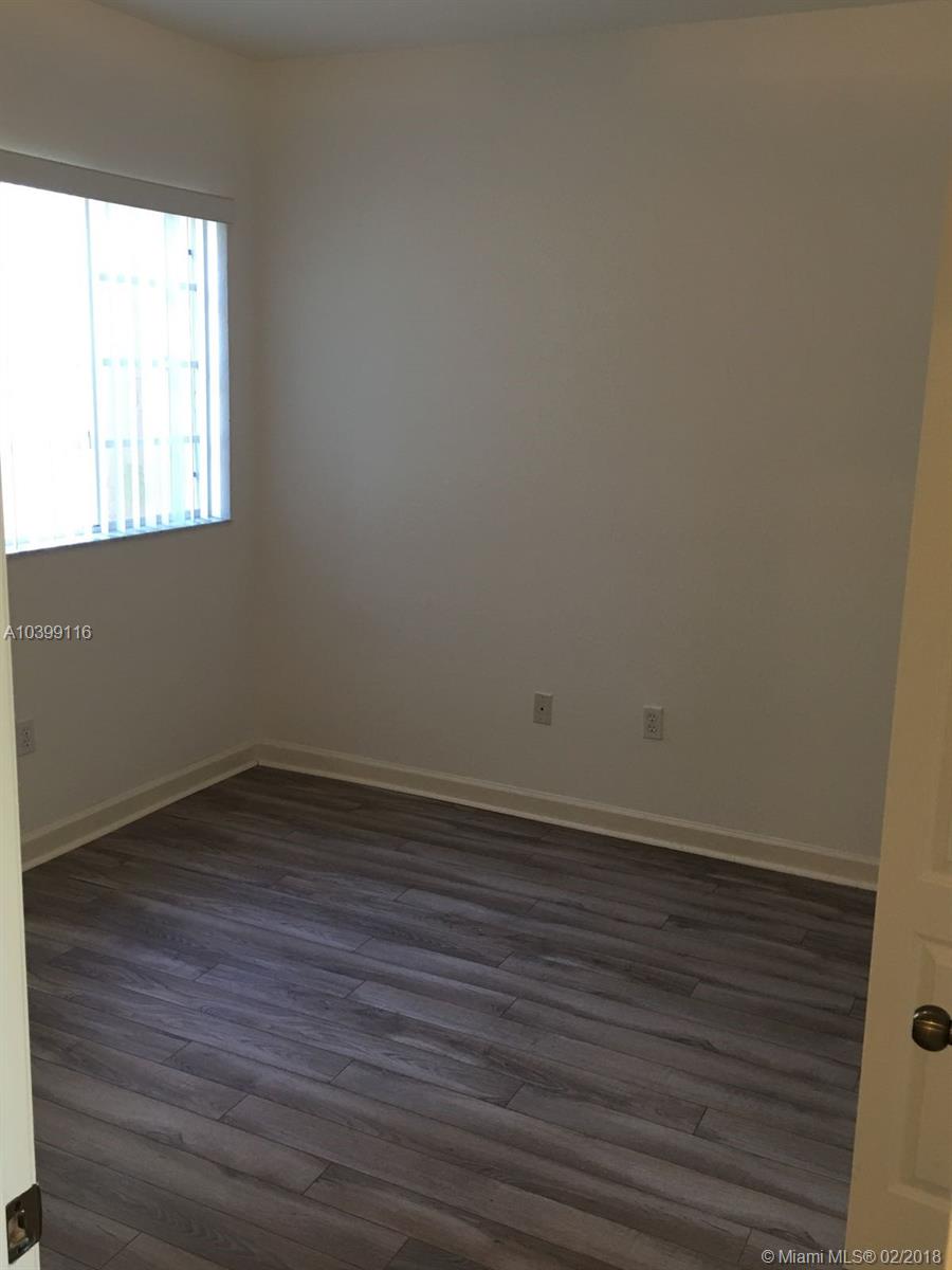 EMERALD LAKES - Residential Lease