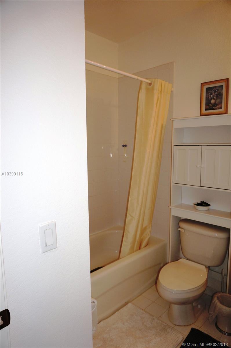 EMERALD LAKES - Residential Lease