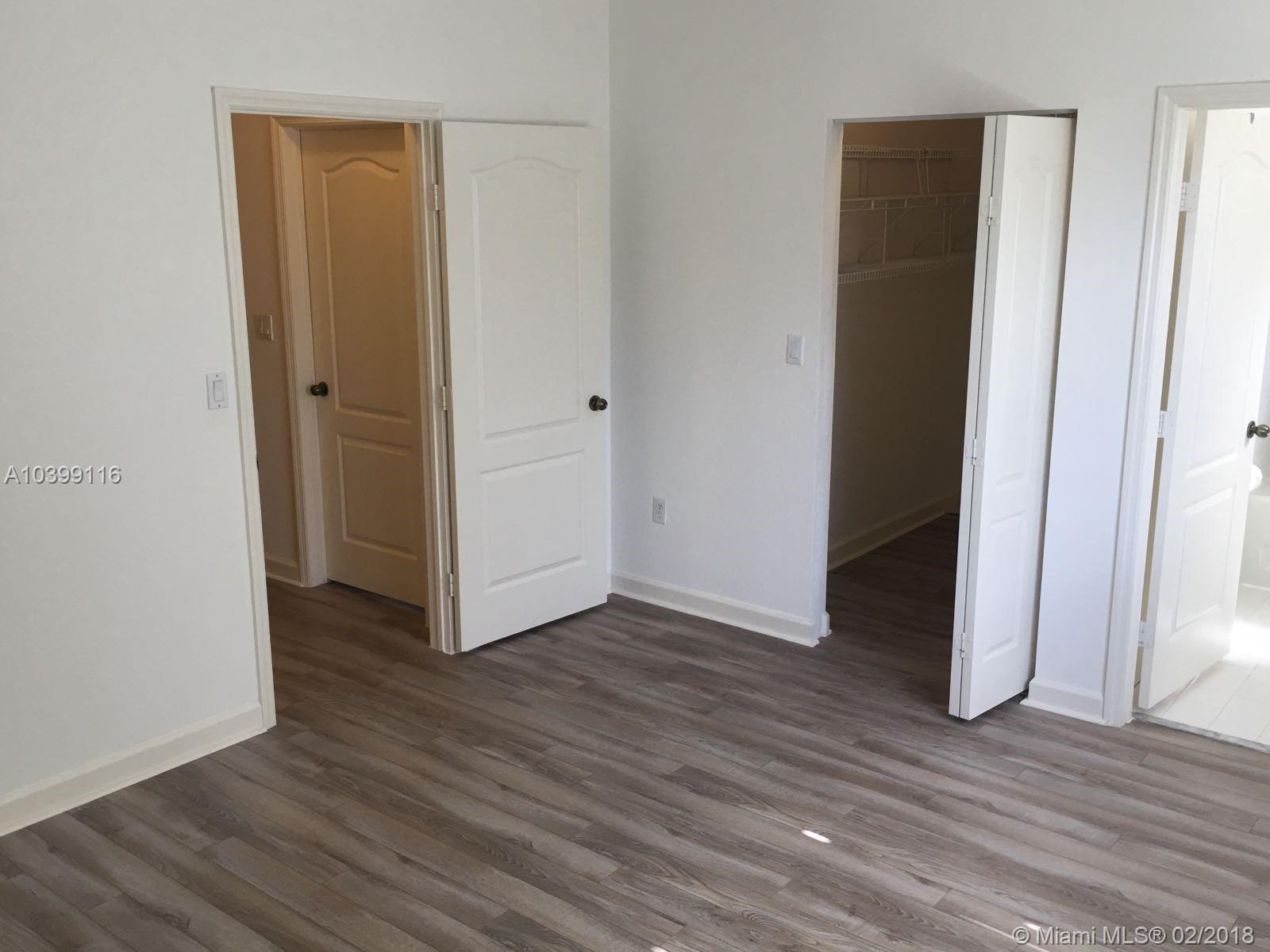 EMERALD LAKES - Residential Lease