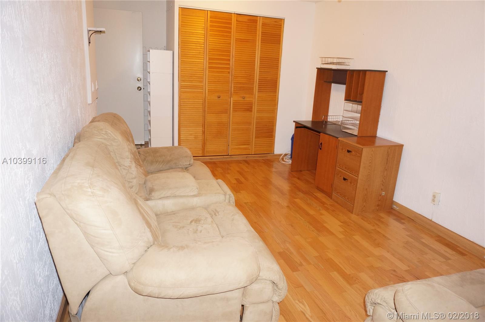 EMERALD LAKES - Residential Lease